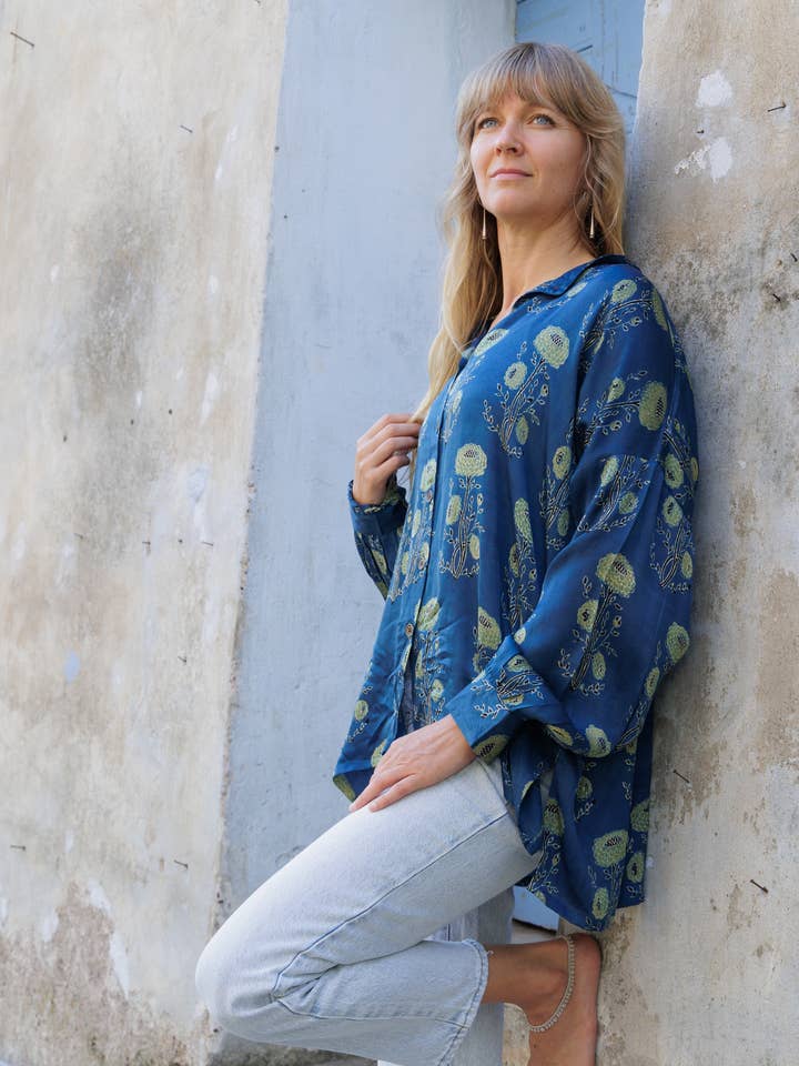 Blouse en soie modal ~ Bleu Marigold pour la vente par Devi Shop