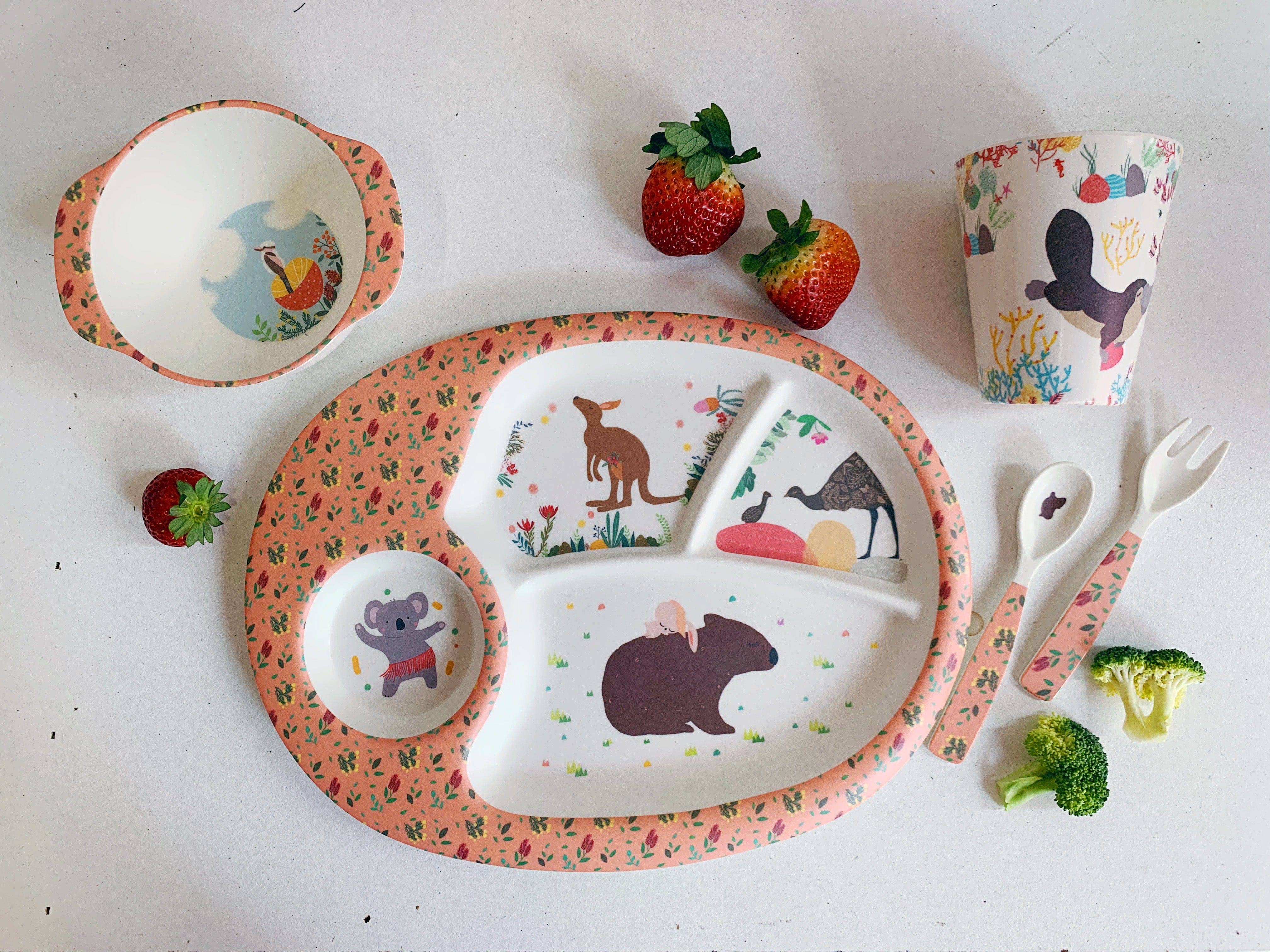 Suki McMaster – Großhandel Geschirrset – Kind & Baby – 5-teiliges Kindergeschirr-Set - Australische Tiermotive von Suki McMaster1