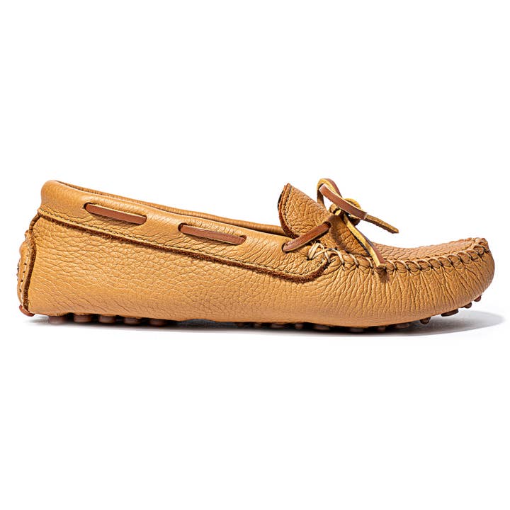 Minnetonka - Wholesale Loafers - Women's - Women's Classic Leather Driver Moccasin Loafer15