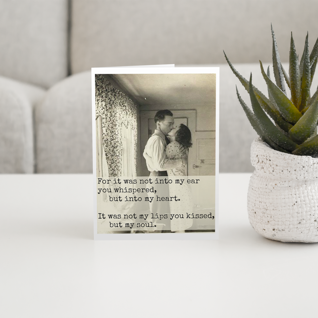 Raven's Rest Studio - Vente Cartes de déclaration d'amour - Carte de vœux. Car ce n'est pas à mon oreille que tu as chuchoté...2