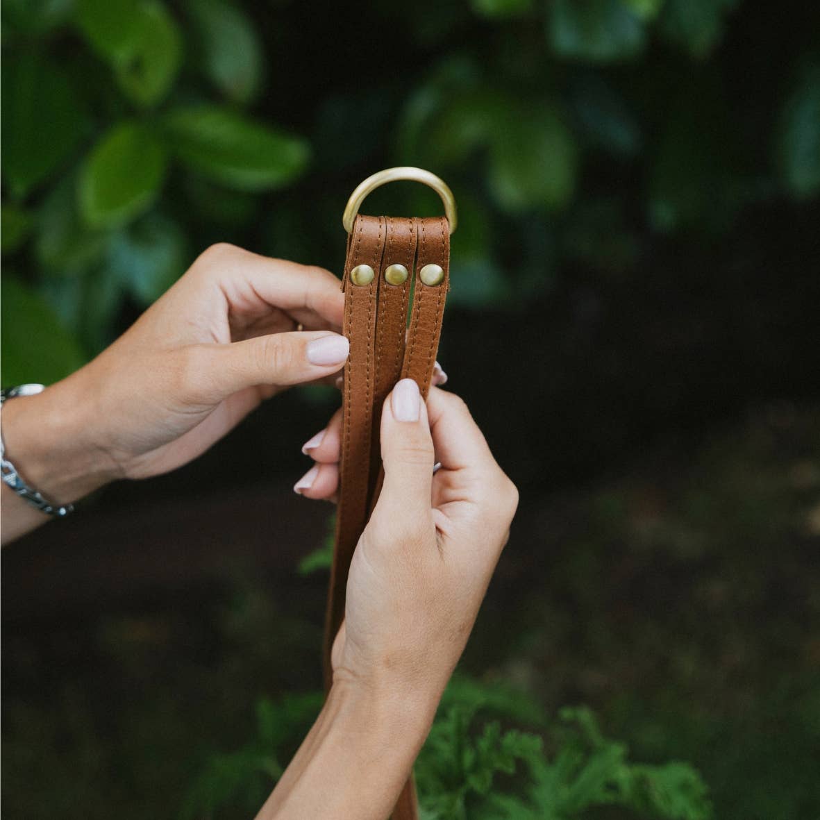 OMOM - Wholesale Grocery/Shopping Bag - OMOM Hanging planter in vegetable-tanned l2