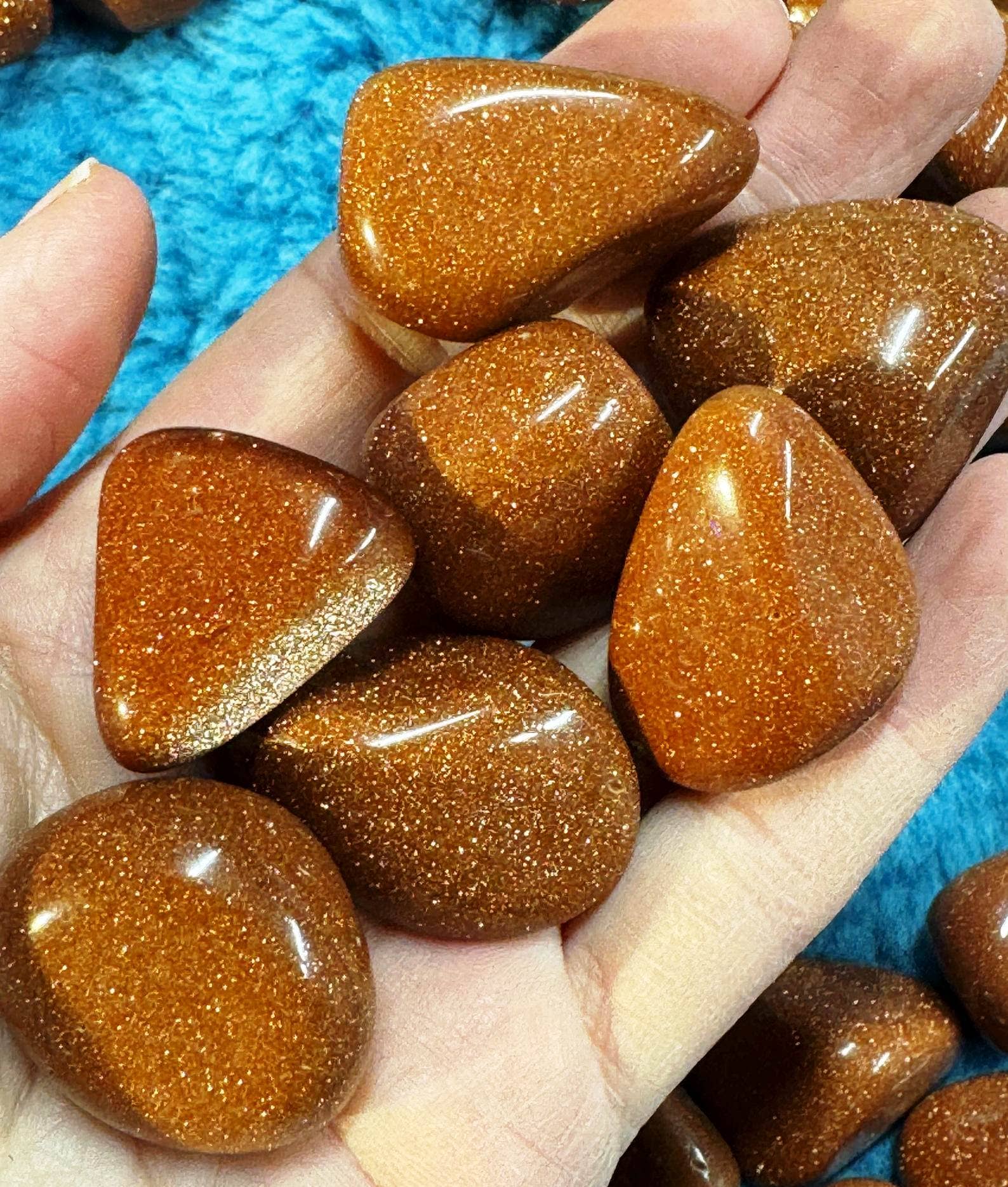 Elf Kendal Hippies – wholesale Spiritual stone/crystal – Goldstone tumbled crystal 2-3cm polished gemstone sparkly uk2