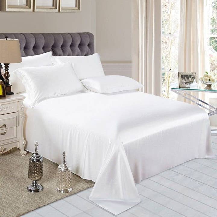 Moonberry Silk - Wholesale Bedding Set - 100% Silk 2-in-1 Fitted & Flat Sheet and Silk Pillowcases Set4