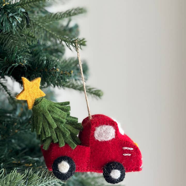 Felt Pickup Truck with Christmas Tree Ornament for wholesale by Ganapati