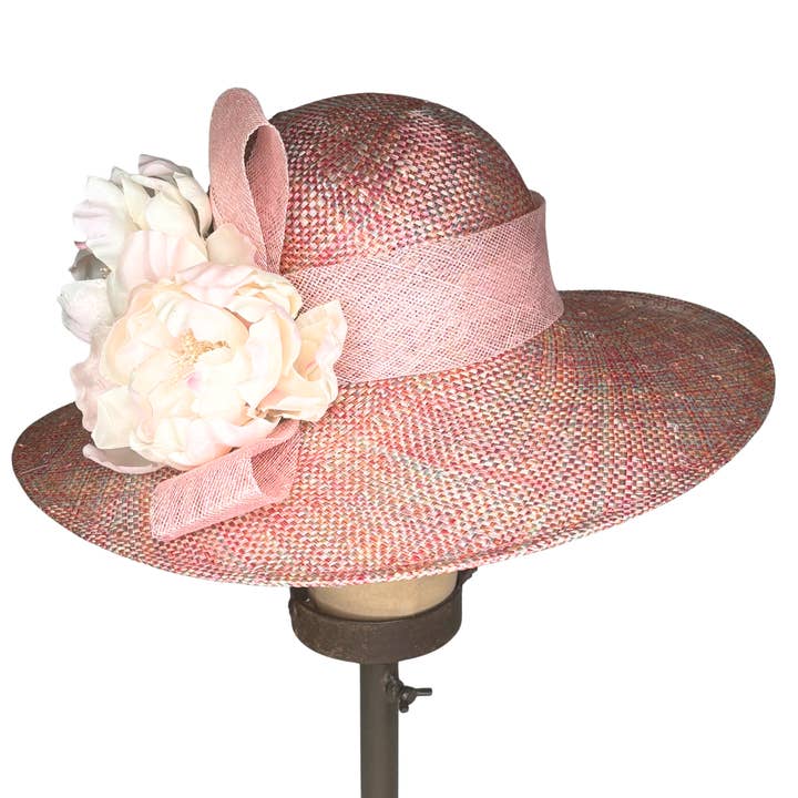 Chapeau à large bord en tweed rose avec motif floral pour la vente par Kathy Jeanne Millinery