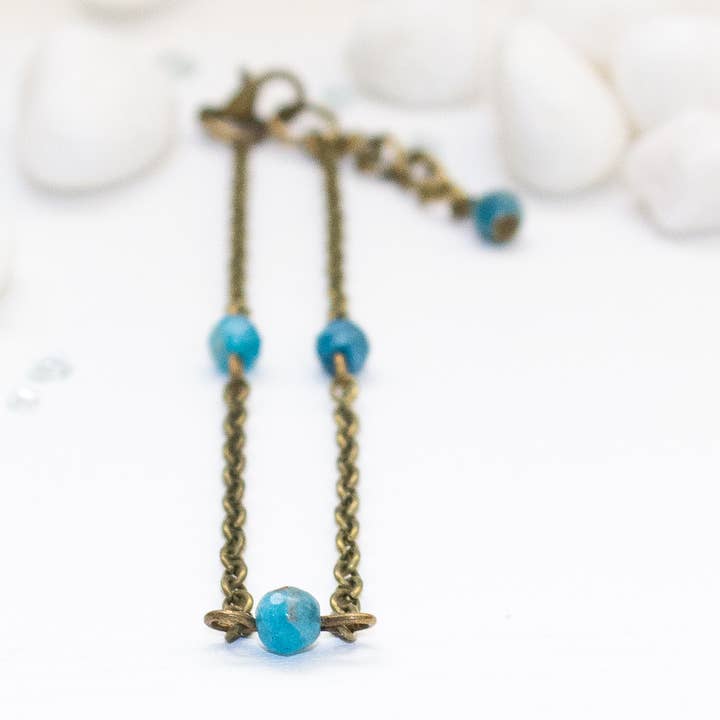 Tornozeleira com miçangas delicadas de apatita por atacado de All the Tiny Pieces