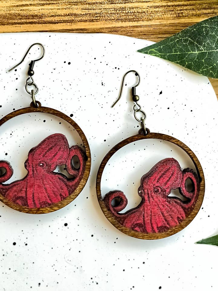 Blæksprutte trædinglende øreringe Marine Life Theme for engroshandel hos Ak Daisy Chain