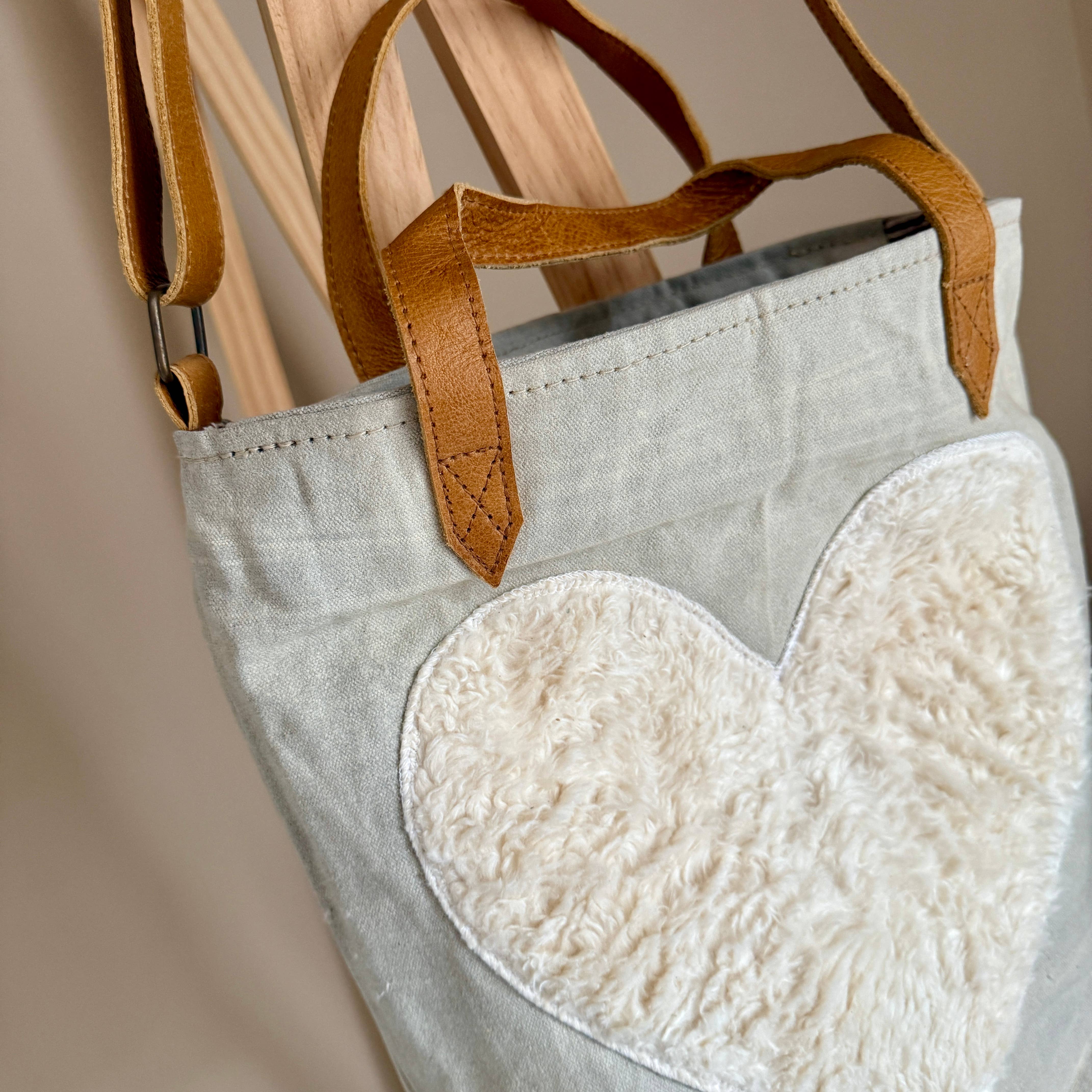 Liefe NL - Vente Sac porté épaule – femme - BucketBag teddy heart (vintage clair)7