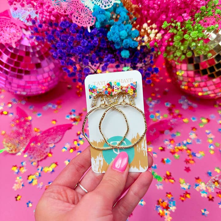 Taylor Shaye Designs - Vente Boucles d'oreilles pendantes - Créoles à nœud Rainbow Bethany4