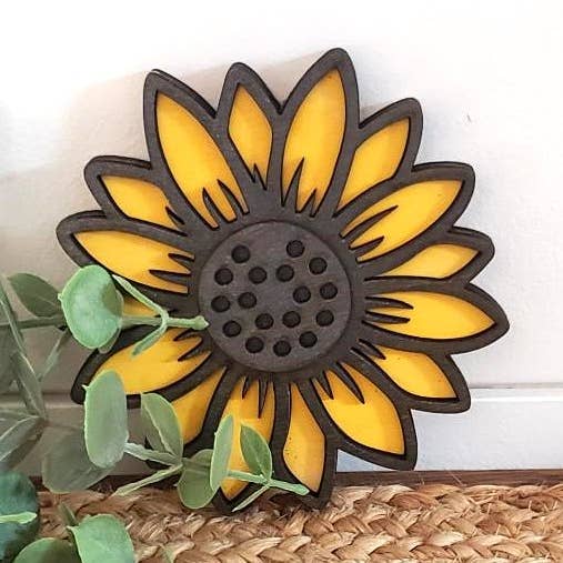 Plateau à plusieurs niveaux Sunflower pour la vente par ChristyFaye