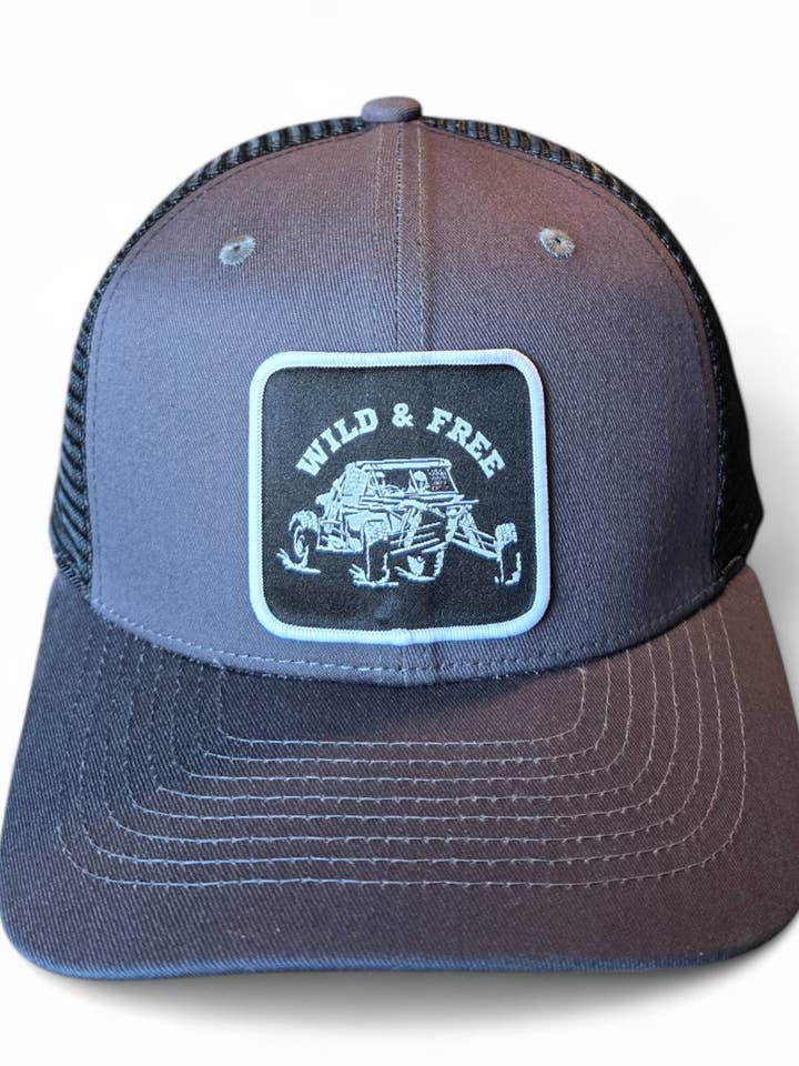Wild & Free Trucker Hat – Off-Road 4x4 Patch, Snapback for engroshandel hos PNW Apparel