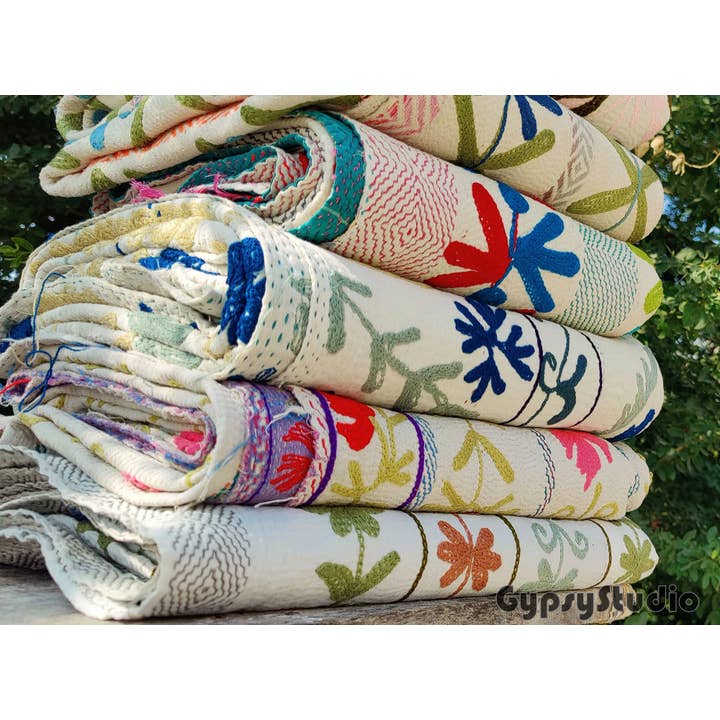 Bhawana Handicrafts - Wholesale Quilt - 5 Piece Lot, White Suzani Bed Spread Tapestry Colorful Quilt7