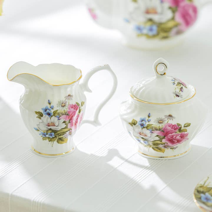 Ensemble de sucre et de crème Grace's Rose Bone China pour la vente par Grace Teaware