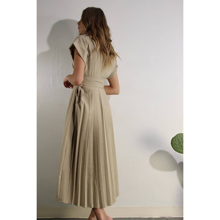 LEITE DE AVEIA CONJUNTO DE CASACO COM PREGAS NAS COSTAS E CALÇAS - Cor Leite de Aveia para venda a revendedores na Faire36