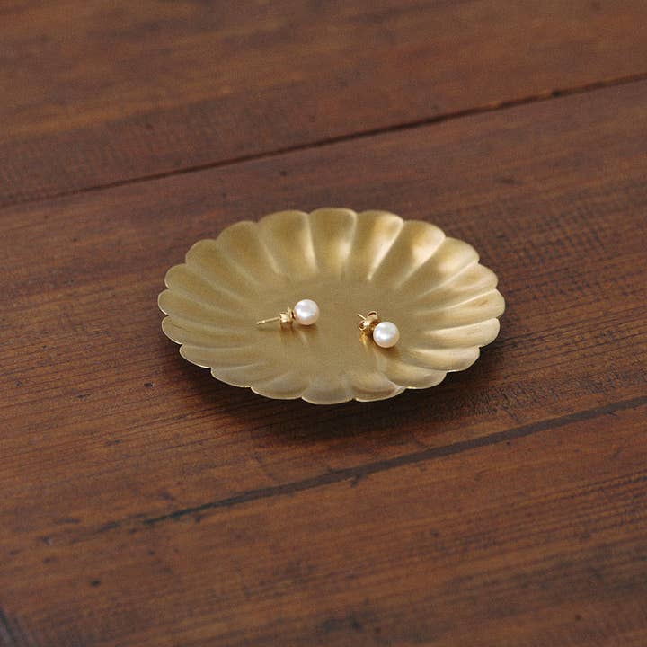 Brass Petal Plate (S) and other Purchase Wholesale silver tray. Free Returns & Net 60 Terms on Faire trending on Faire.