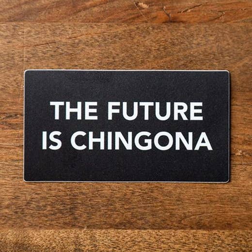 Sticker Le futur est Chingona pour la vente par Sew Bonita
