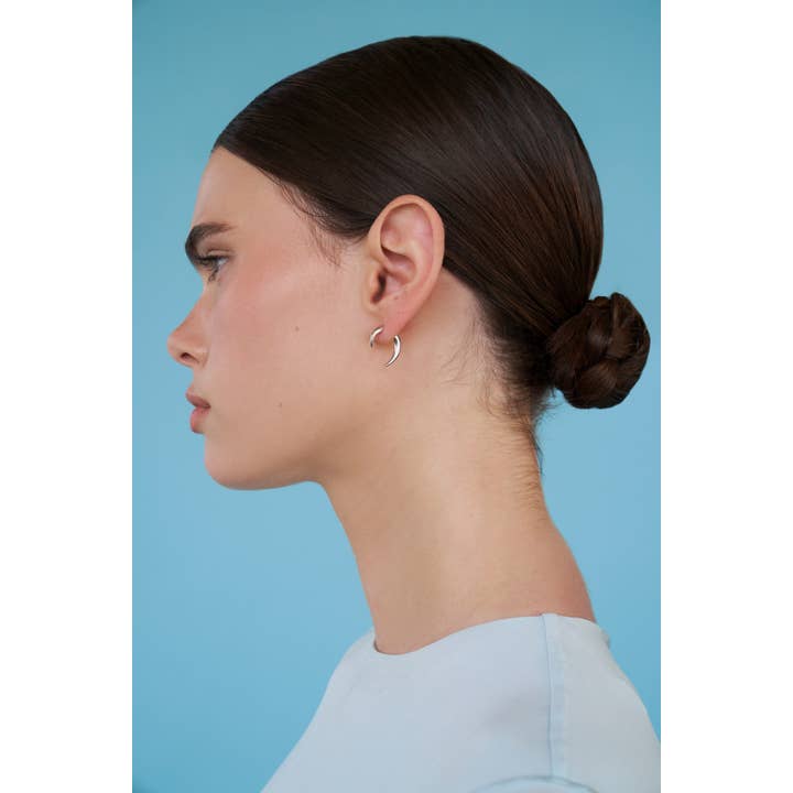 Lili Claspe - Wholesale Ear Jackets/Climbers - Smooth Tusk Ear Jacket