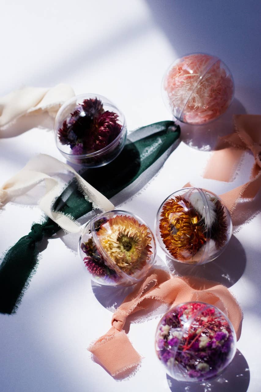 Daisy Lane Studio - Wholesale Ornament - Dried Flower Ornaments 1