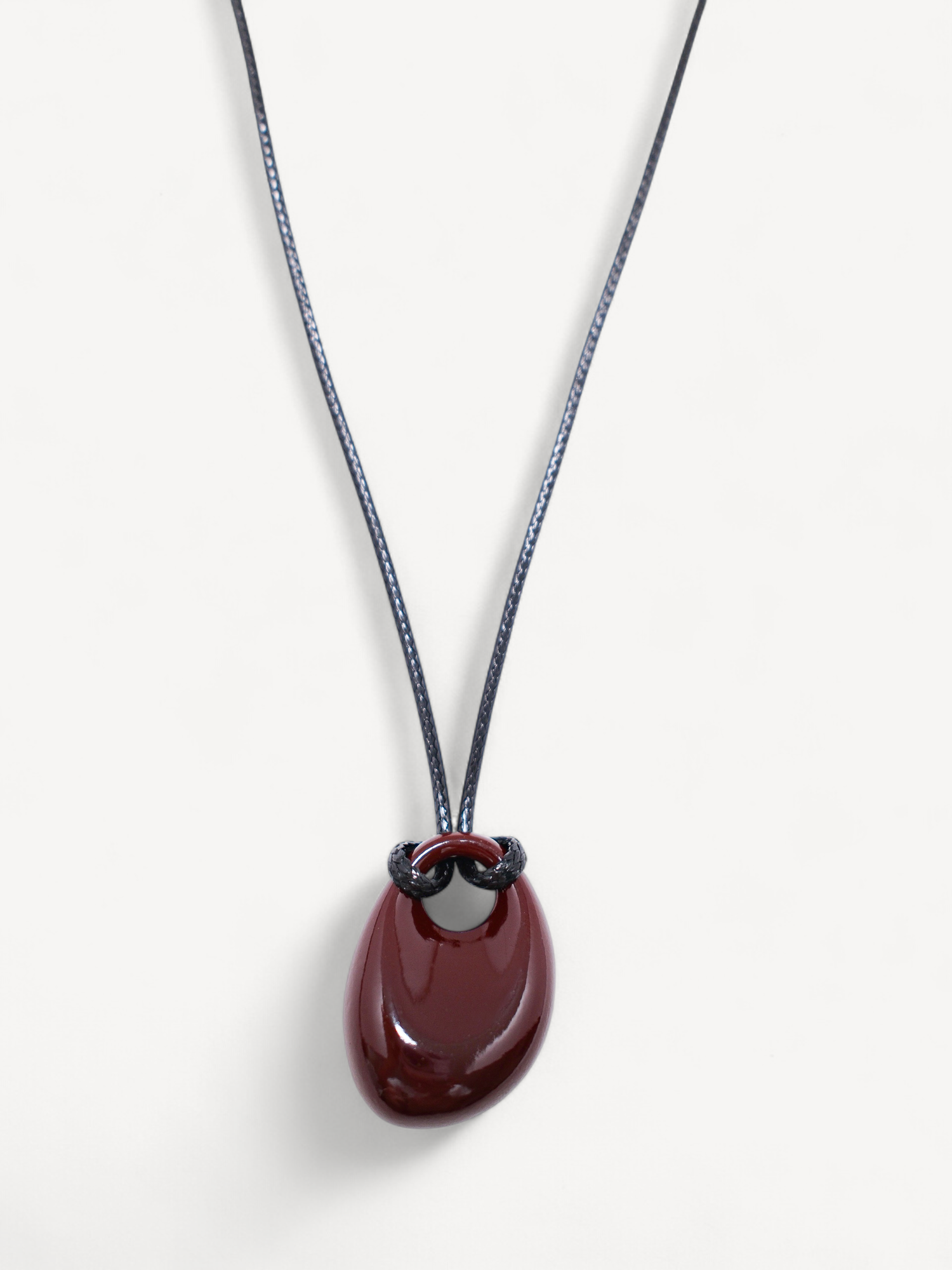 Miss Cecilia - Wholesale Pendant/charm necklace - Oval Pebble Cord Necklace4