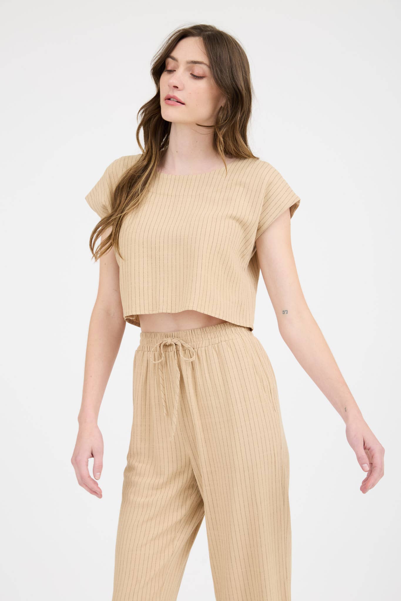 Blu Pepper - Wholesale Blouse - Dames - PINSTRIPE ACHTERKNOOP KORTE MOUW LINNEN TOP2