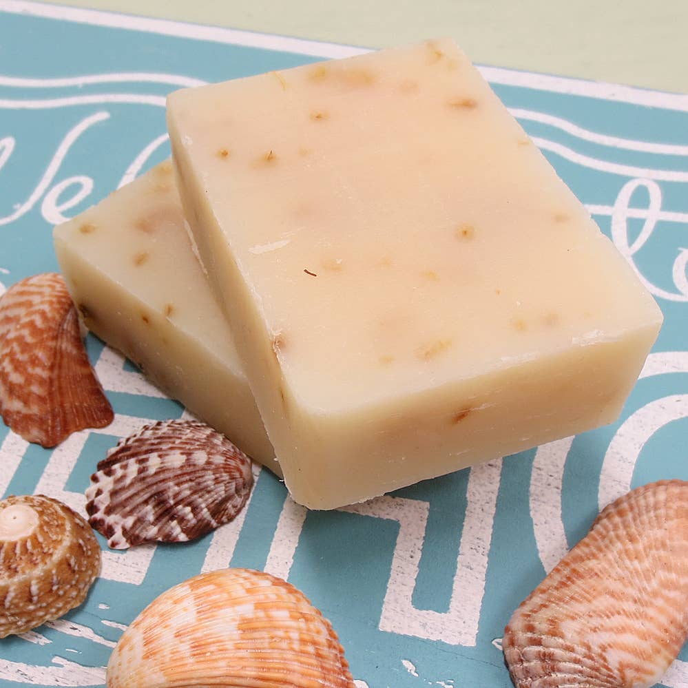 Green Daffodil Bath & Body - Wholesale Bath & Body Set - Beach Breeze Candle & Soap Dish Gift Kit - Clean and Fresh3