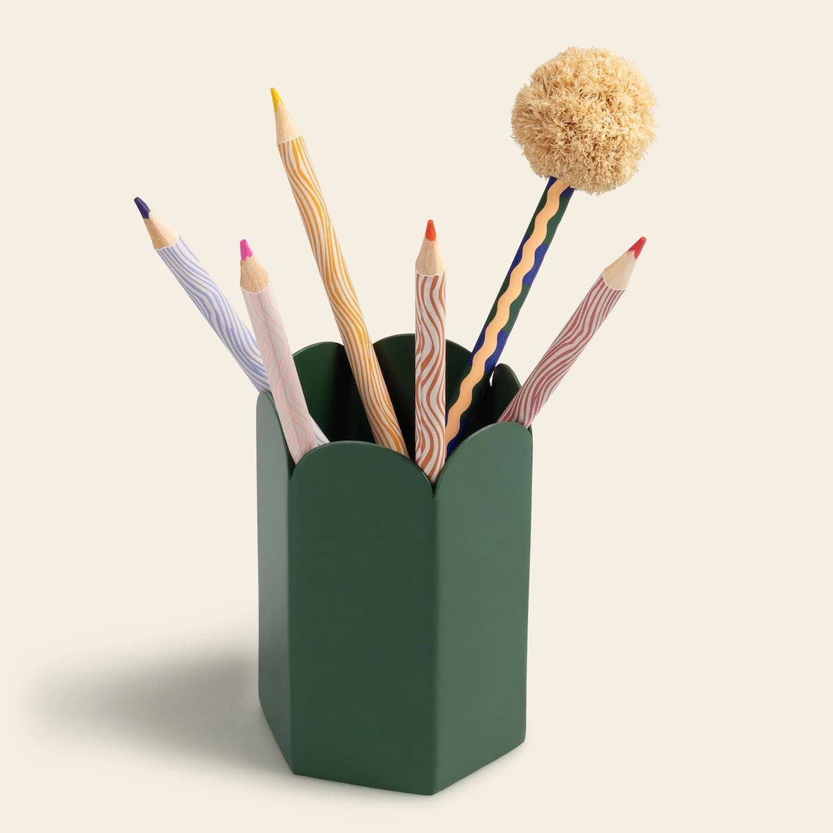 Papier UK – wholesale Pen & pencil holder – Scallop Edge Pen Pot7