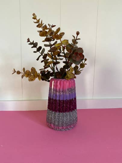 Vaso in resina con glitter a righe//Quirky Home Decor per la vendita all'ingrosso da parte di Zig a Star