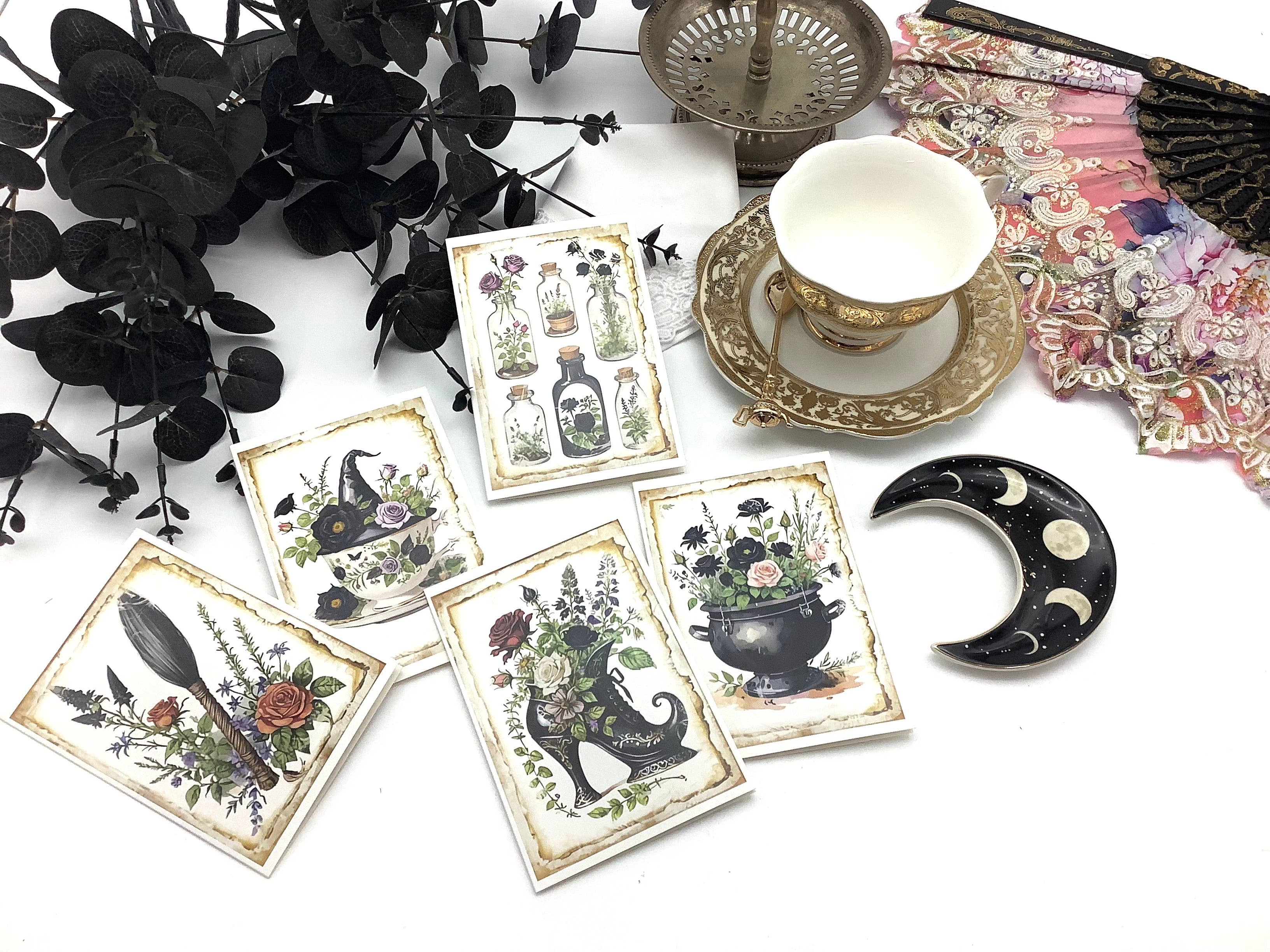 All Little Cute Things – Großhandel Teebeutel – Vintage-Grußkarte mit Kräuterkunst-Hexen, Schwarztee und Rosen0