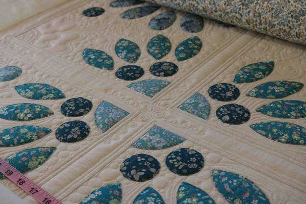 Free Bird Quilting Designs - Wholesale Quilt - 4. Divided Blooms Pattern4