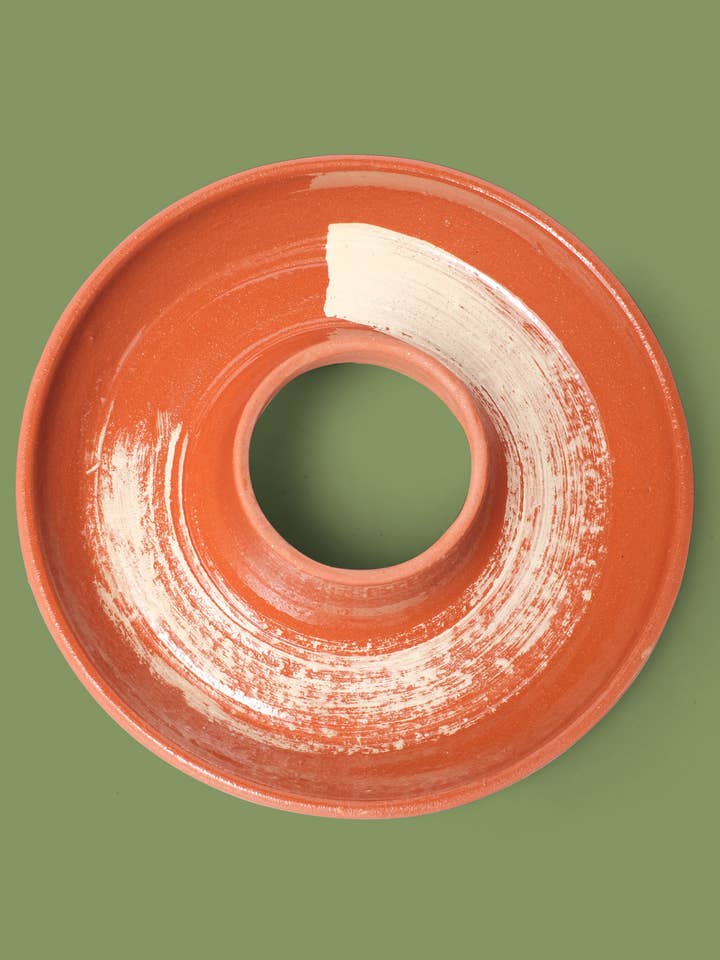 Circular terracotta fruit bowl with engobe glaze for wholesale by Casa Atlântica