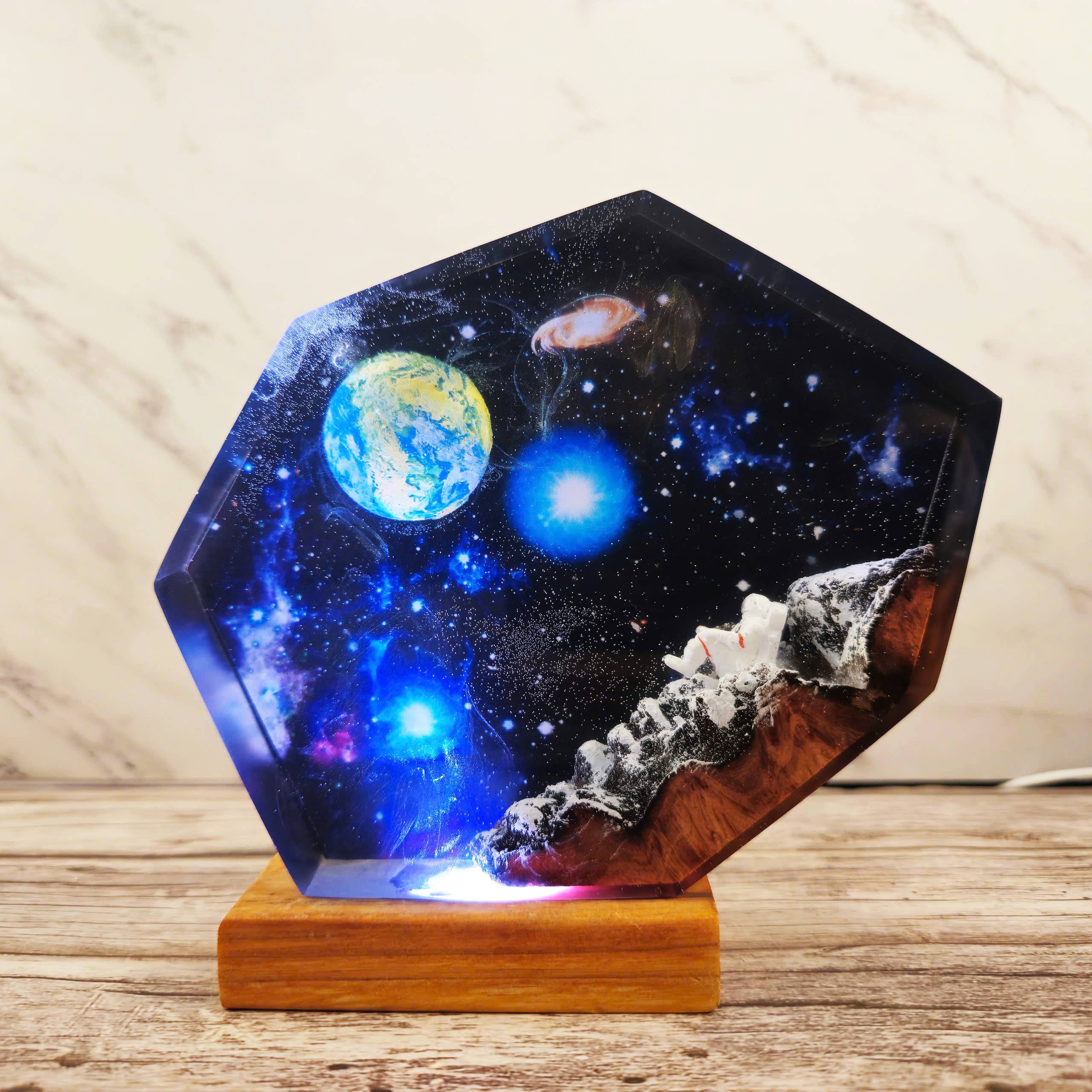 Merchemy - Vendita all'ingrosso Luci notturne - Lampada Spaziale Galassia Astronauta in Resina, Lampada Astronauta in Resina7