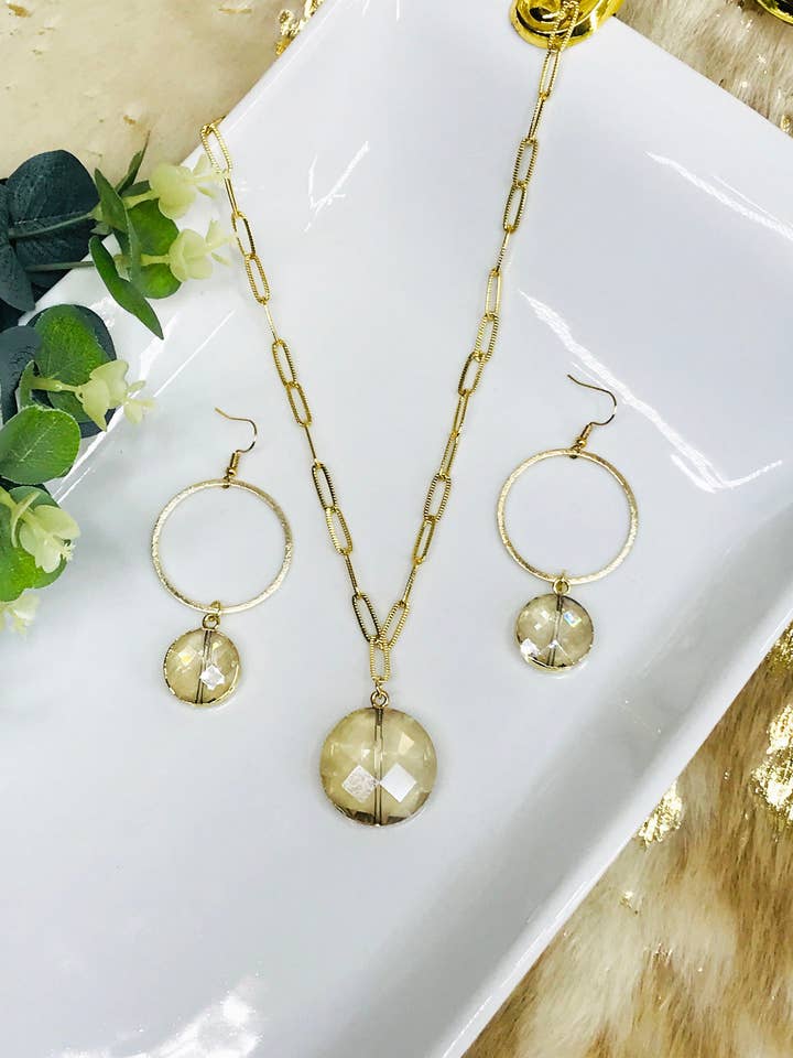 Parure de boucles d'oreilles et collier assortis - SET240 pour la vente par Magnolia & Peach Jewelry Boutique, LLC