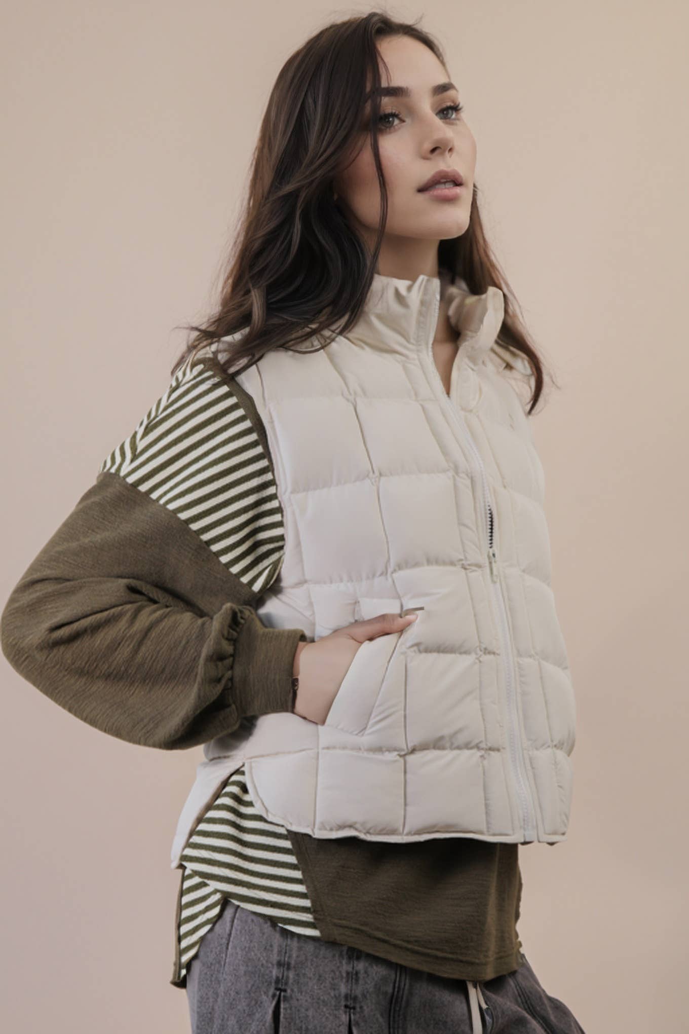 VERY J - Wholesale Outerwear Vest - Women's - NJ90282-Solid & Leopard Puffer Padded Warm Vest5