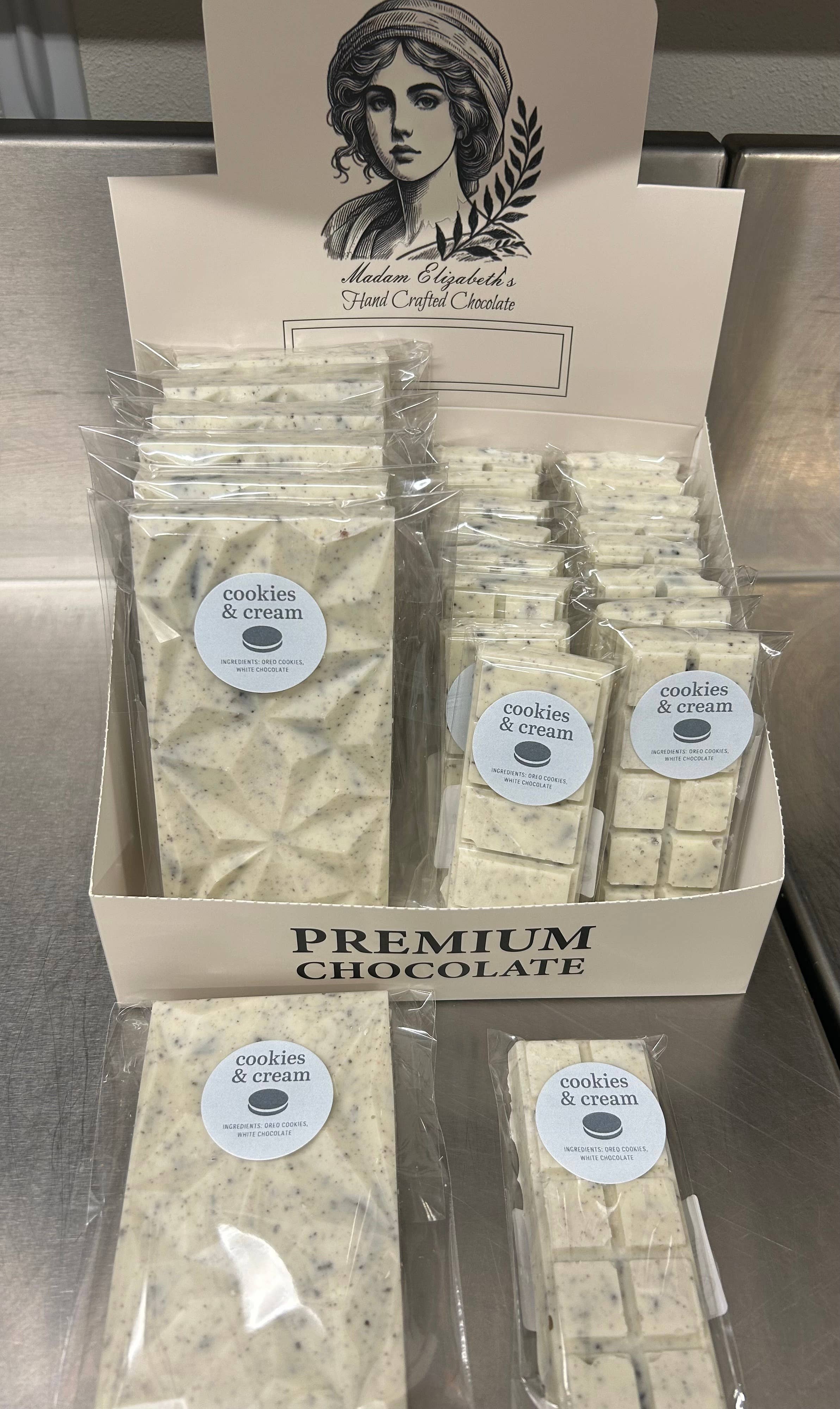 UPSCALE FREEZE - Wholesale Chocolate Bar - Cookies & Cream 1
