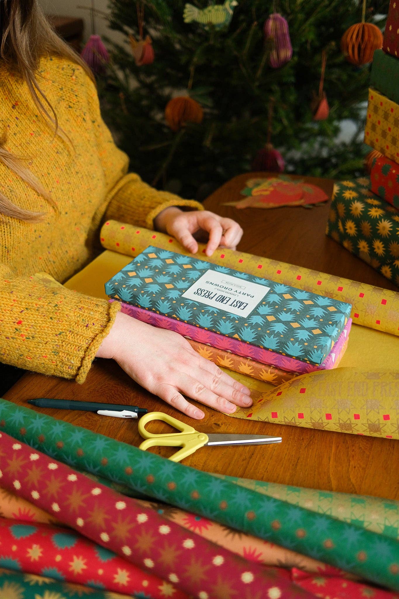 East End Press - Venta al por mayor Sombreros/coronas de fiesta - Coronas de Papel Azul11