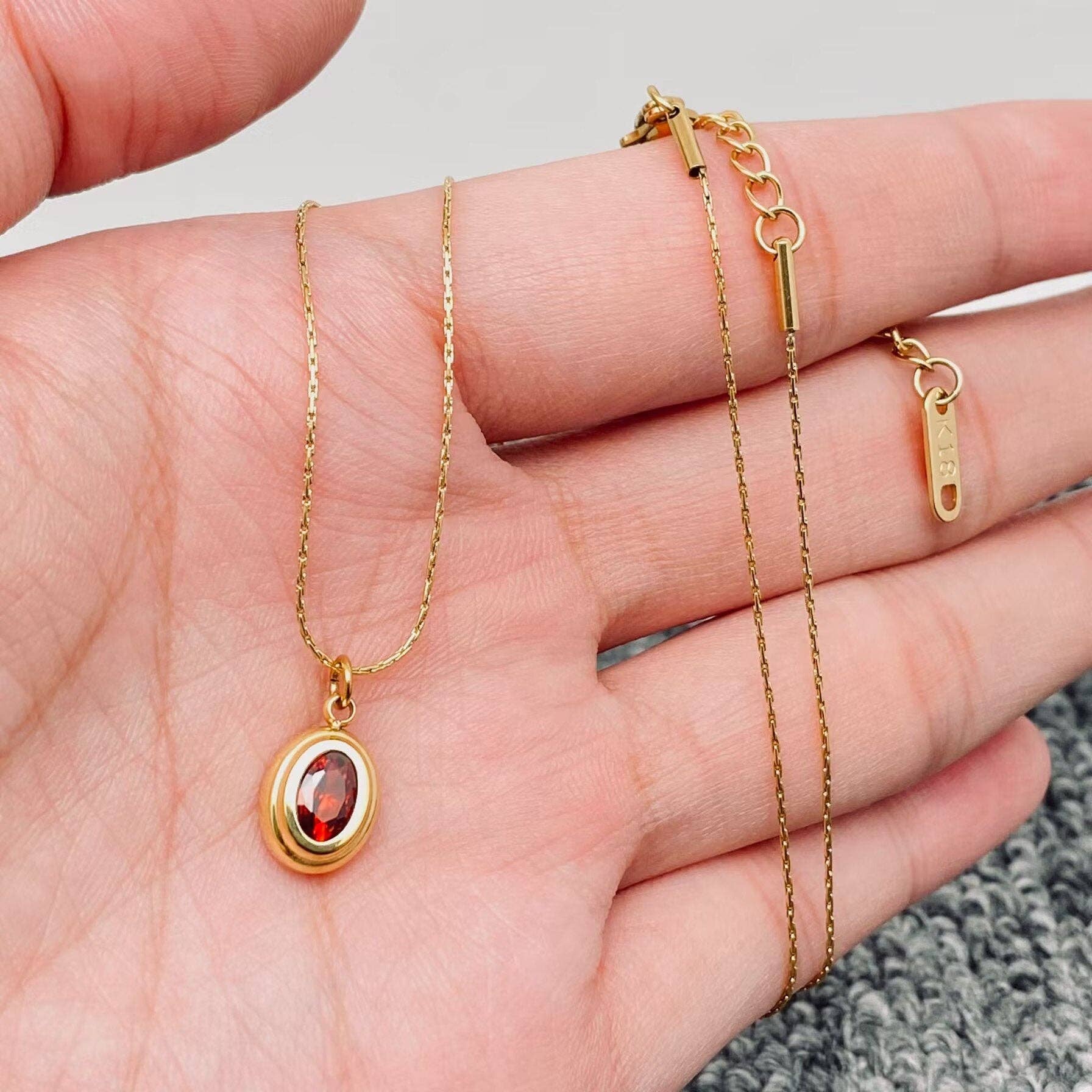 Mio Queena – Engroshandel Halskæde med vedhæng – Oval zirkon 18K forgyldt rustfrit stål halskæde - FGS3