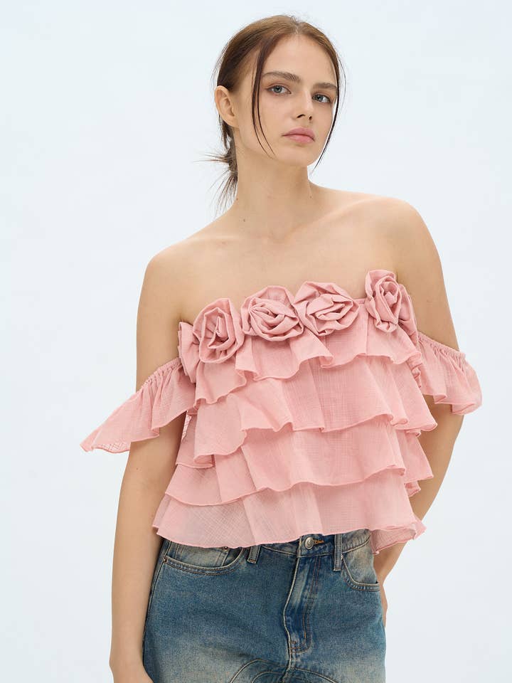 Rosette Ruffle Off-Shoulder Blouse voor wholesale door DUSTY ROSE