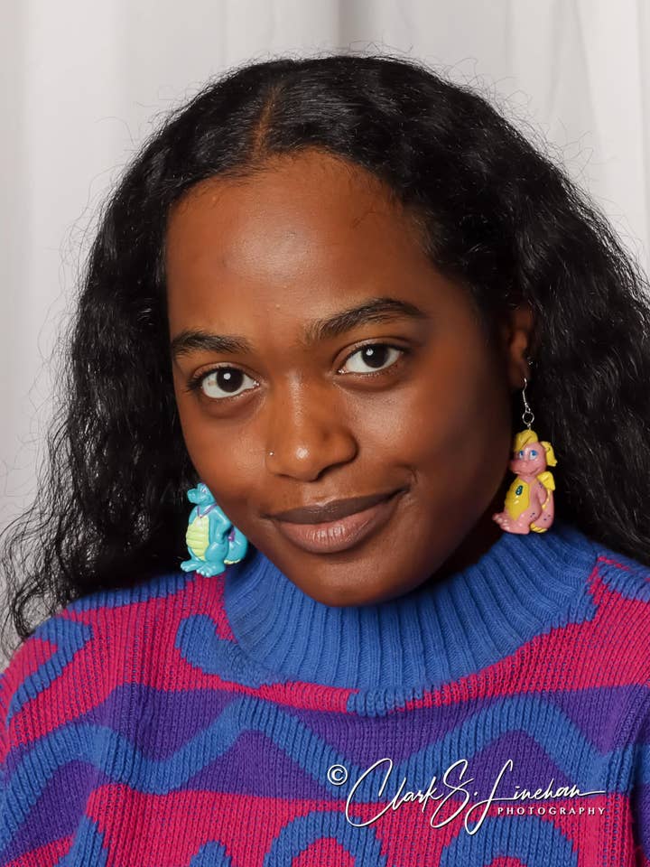 Orecchini Dragon Tales - Anni 2000 per la vendita all'ingrosso da parte di NO RHYME OR REASON ART