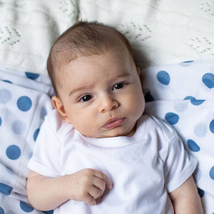 Emotion & Kids - Wholesale Inbakerdoek - Baby - PAPIEREN VLIEGTUIG & MIDNACHTBLAUWE VLEK MUSLIN DOEK 2-PACK1