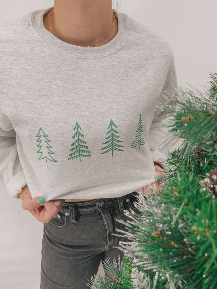 Holiday Tree Crewneck for engroshandel hos Talia Rae Clothing LLC