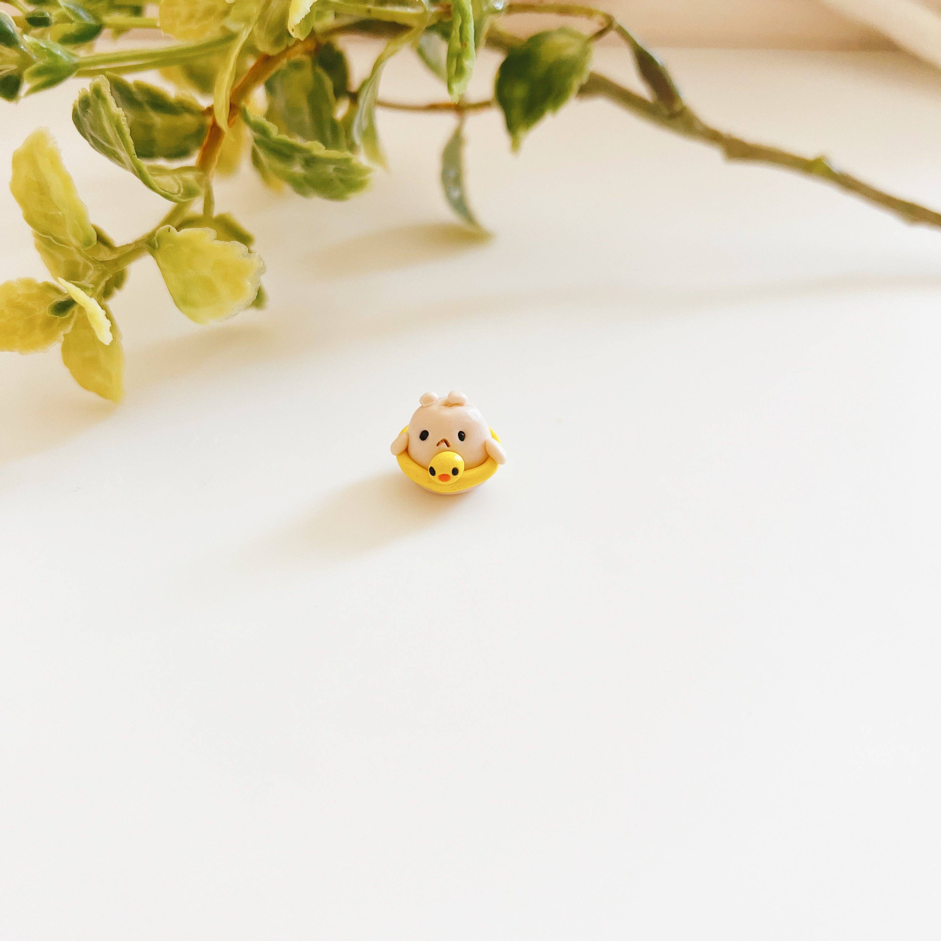 Seenee Scribbles - Wholesale Decorative Figurine - Beach Boy Hammy Clay Buddy