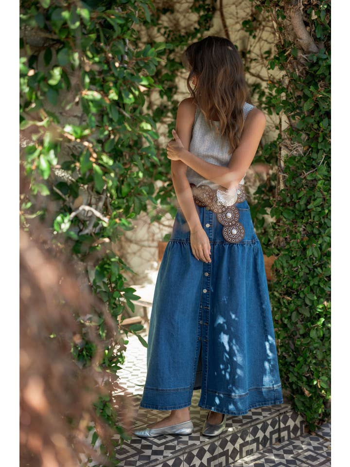 DENIM S4290   KNÄPPT BOHEMISK DENIMKJOL för wholesale på Faire3