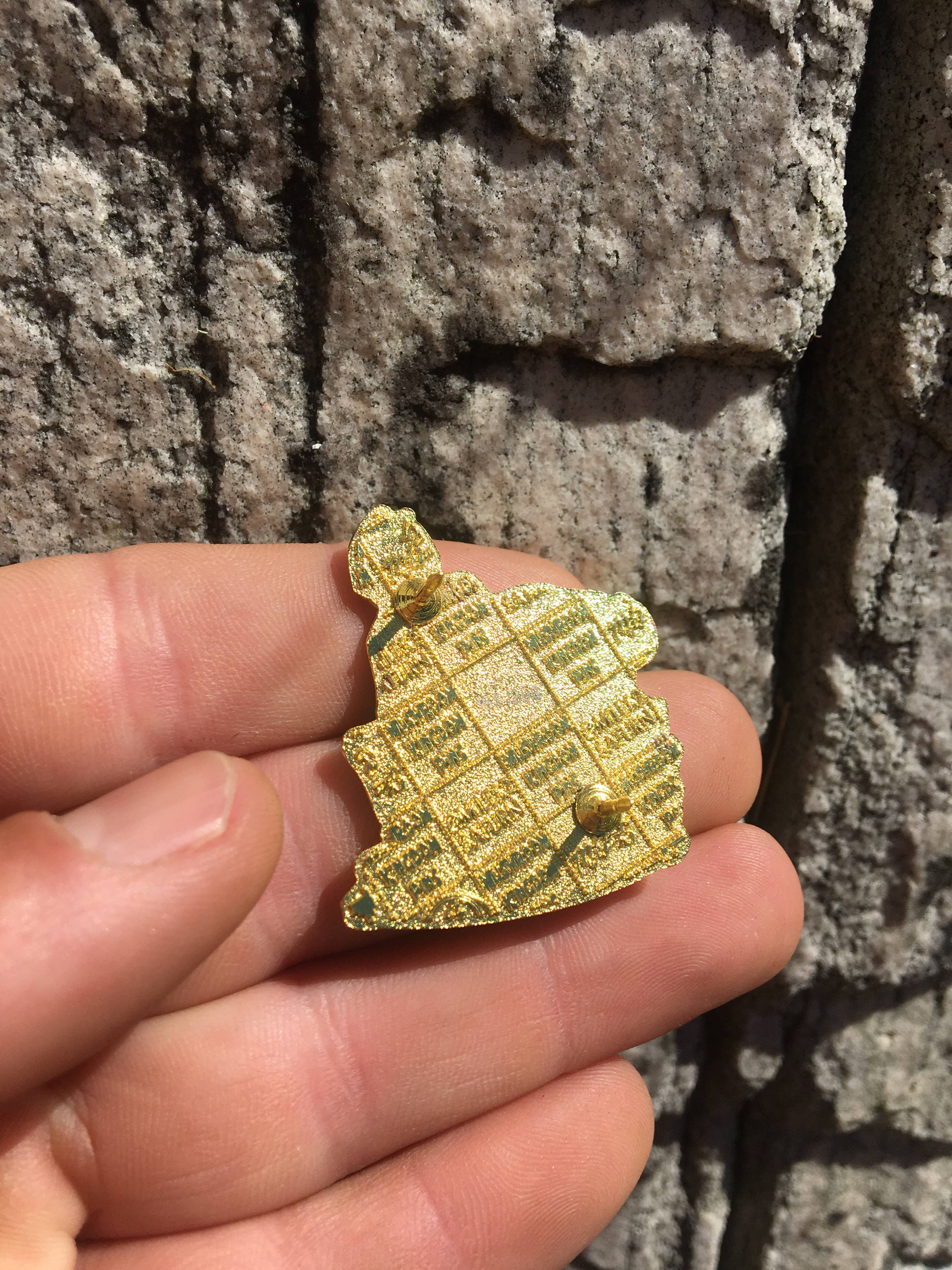 Mushroom Kingdom Pins - Wholesale Lapel Pin/Button - Sanji and Chopper Take Mushrooms Pin 2