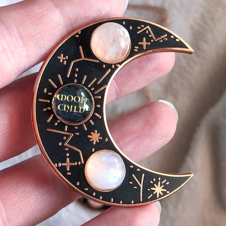 Épinglette céleste Moonstone Moon pour enfant | Épinglette céleste en émail pour la vente par Belle's Books & Candles