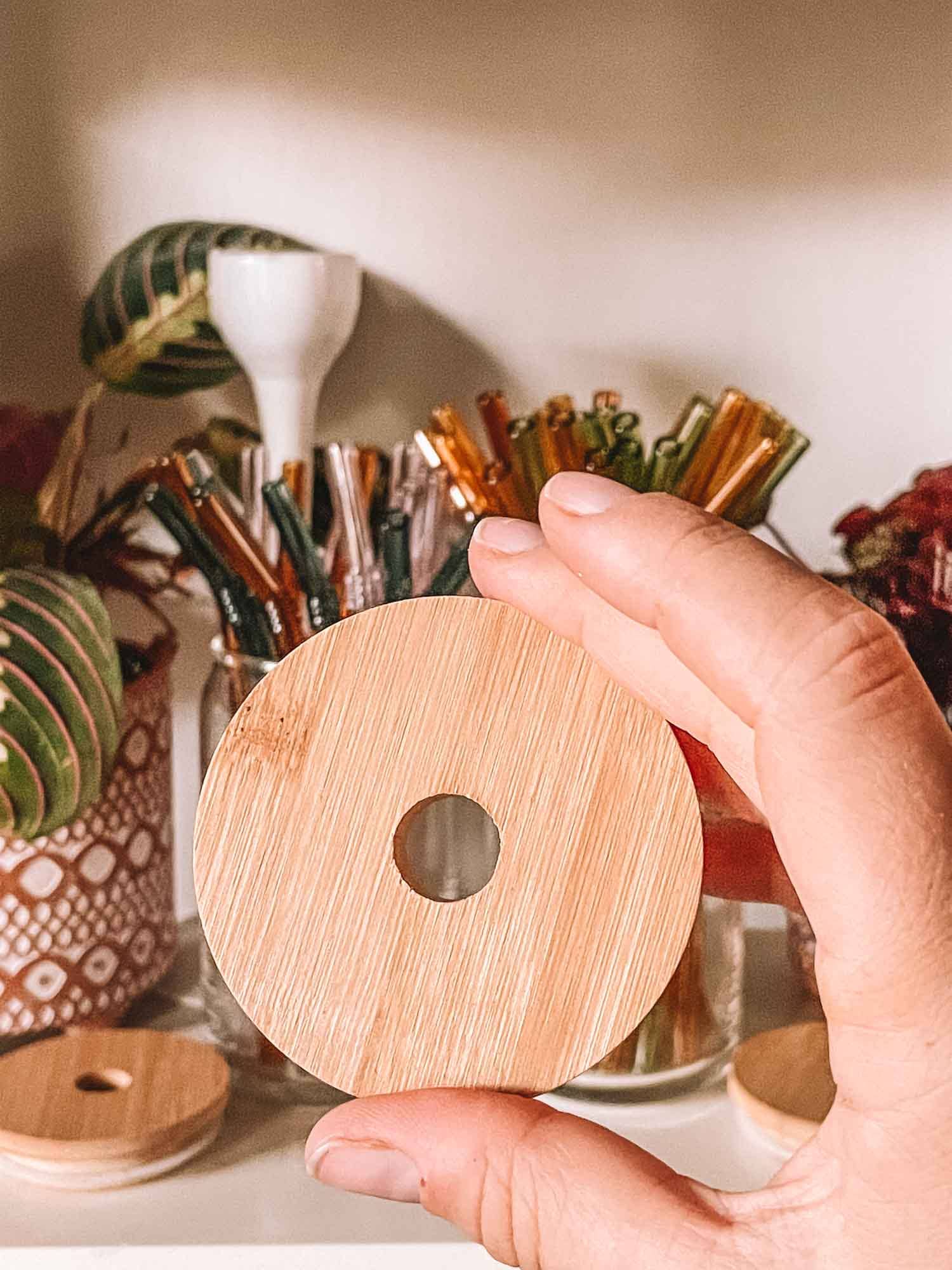 Cheerware – Engroshandel Drikkelåg – Bambus låg til dåse formet glas1