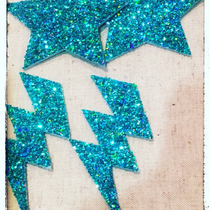 Boucles d'oreilles étoiles ou boulons bleus scintillants pour la vente par JAG/ged Edge Jewelry