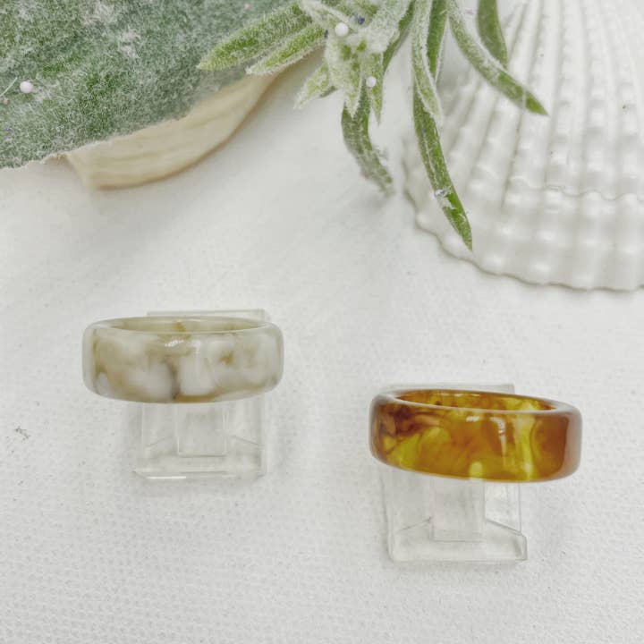 bague en résine de conception de pierre de marbre pour la vente par Cherie by Cherie