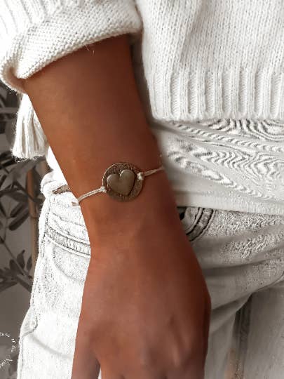 MEDAILLON COEUR - Linen bracelet made in France, L-shaped jewelry for wholesale by NATURE ET LIN