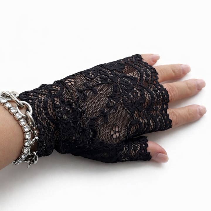 Jagged Halo Jewelry - Wholesale Gloves - Women's - Black Lace Fingerless Gloves1
