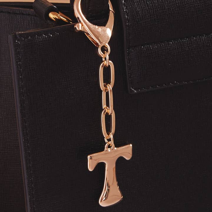 Designature New York – Großhandel Schlüsselanhänger – Damen – 4,5-Zoll Initial D Taschenanhänger Schlüsselanhänger15